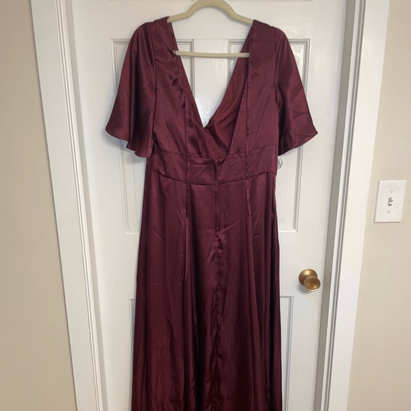 David’s bridal Charmeuse Flutter-Sleeve A-Line Dress - Picture 3 of 4